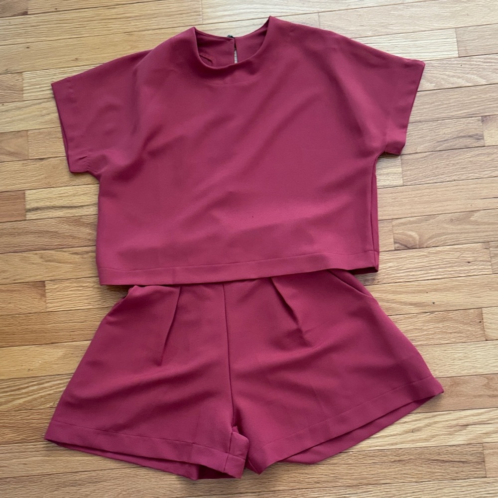 Two Hearts. NWOT SZ M. Chic Red Two-Piece Set